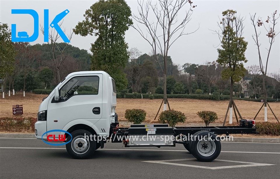 4.5 tons electric truck chassis side view