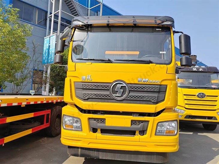 SHACMAN One Tow Two Wrecker Truck